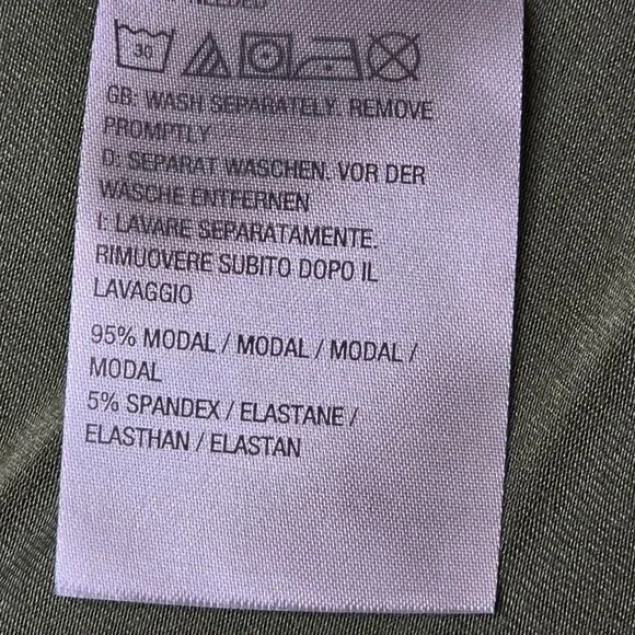 Susan Graver Lifestyle Women Liquid Knit Tunic Top 1XL Green Long Sleeve V-Neck - Picture 3 of 5